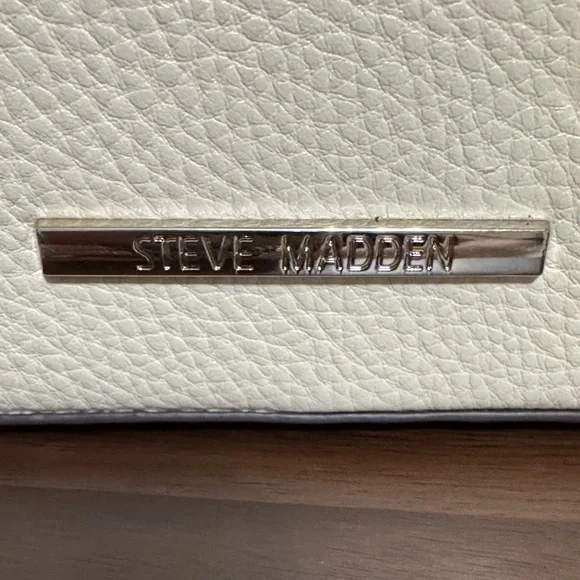 EUC Steve Madden Textured Black and Cream Box Crossbody Bag - Picture 3 of 10